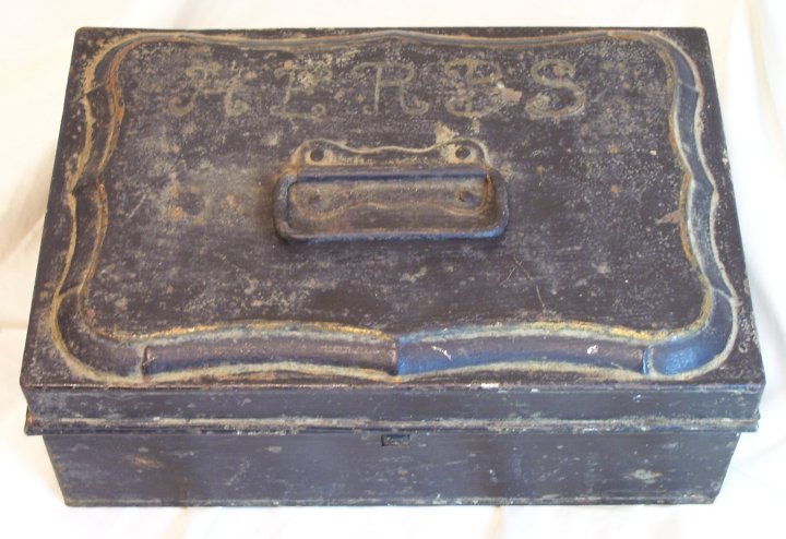 Antique Victorian Spice Box with Tins from late 1800s Antique Victorian Spice Box with Tins from late 1800s
