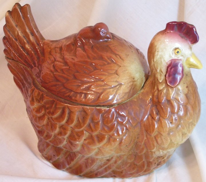 APCO Hen and Chick Cookie Jar from the 1950s
