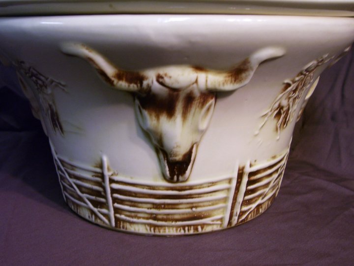 McCoy El Rancho Western Bowl and Cowboy Hat Lid, from 1960s