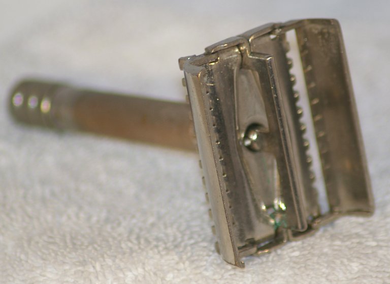Gillette Senator Open Comb TTO Razor from 1938