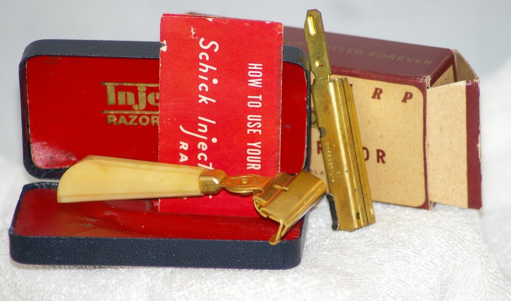 Schick Injector Razor, Type G1 in Case from 1946