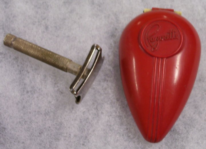 Razorette Travel Safety Razor with Partial Case, about 1938