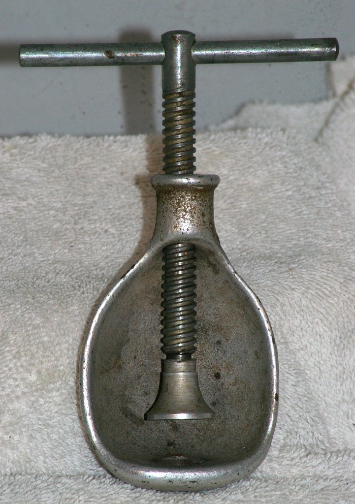Vintage Walnut Shaped Nut Cracker from 1950s - Click Image to Close