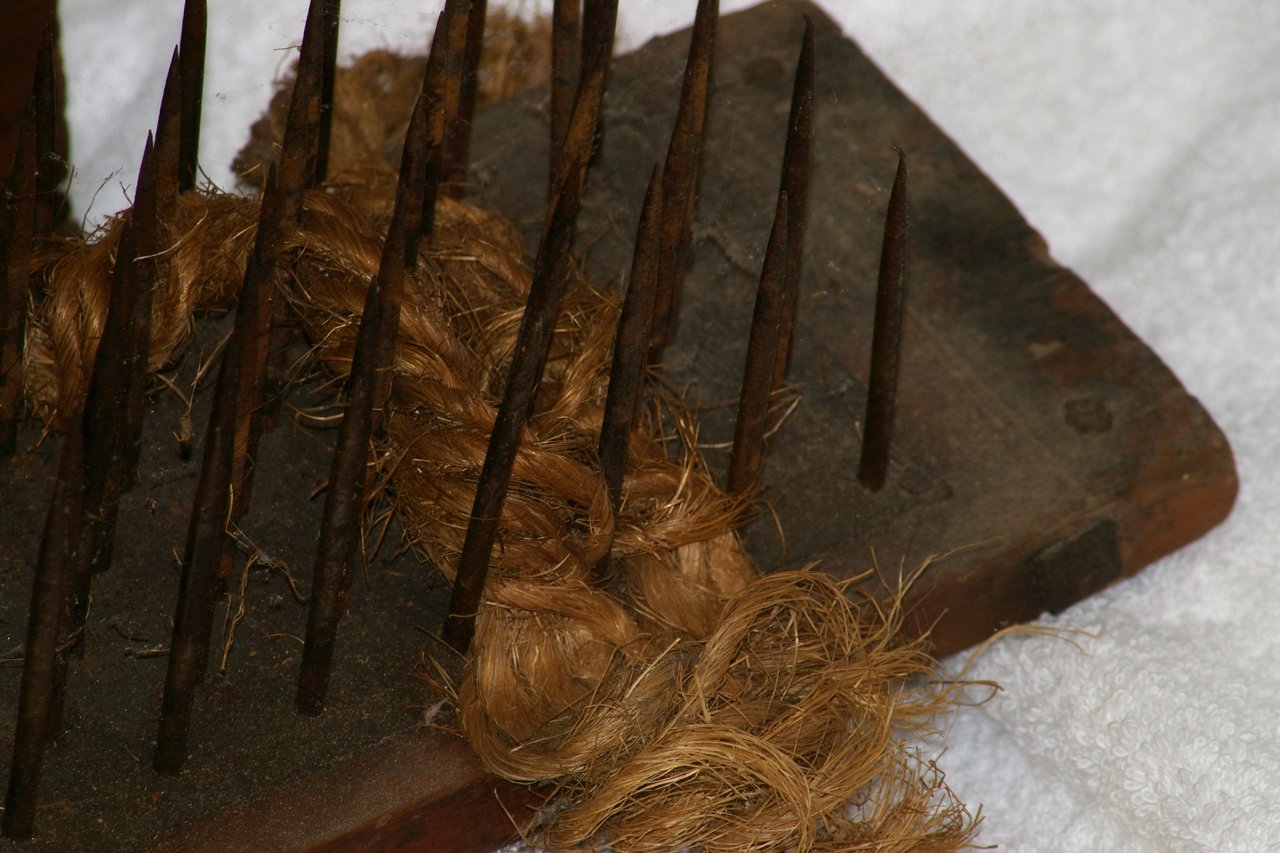 Primitive Flax Hatchel or Heckling Comb from late 1700s - Click Image to Close