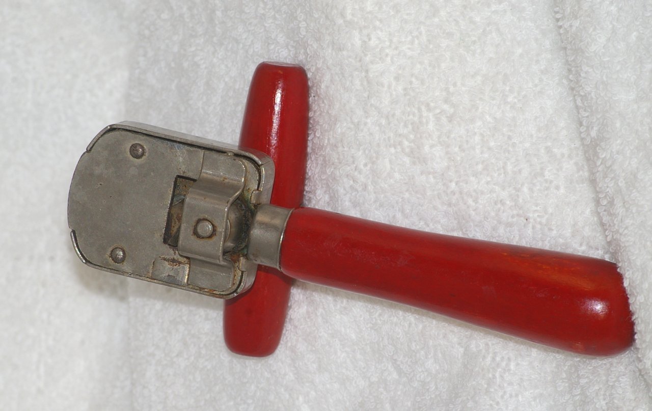 Edlund Junior Number 5 Can Opener from 1929