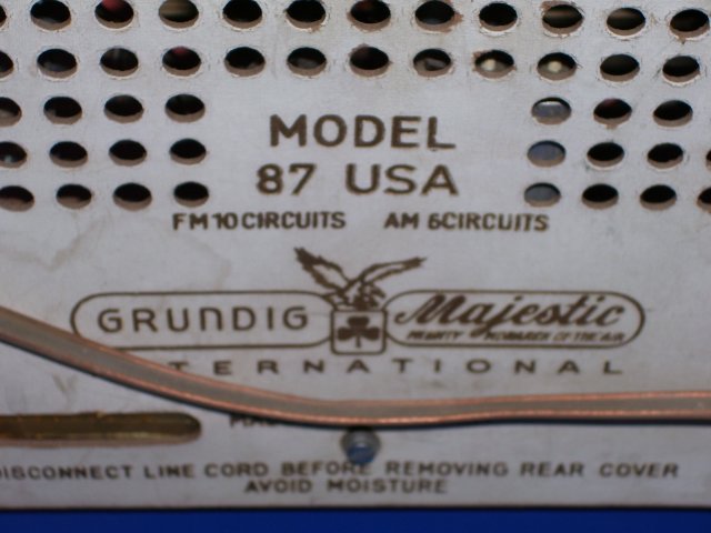 Grundig Majestic Model 87 Tube Radio, 1959
