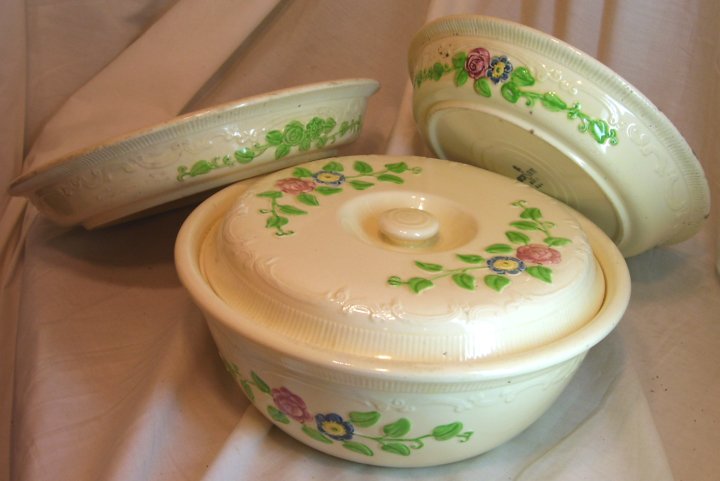 Homer Laughlin Casserole and two Pie Pans from 1930s