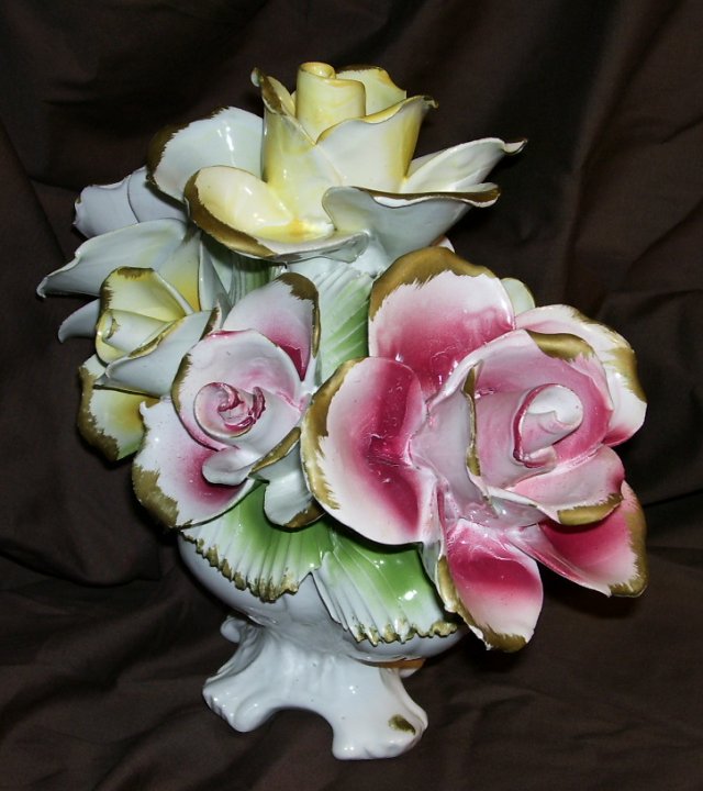 Capodimonte Floral Centerpiece with Roses from about 1950 - Click Image to Close