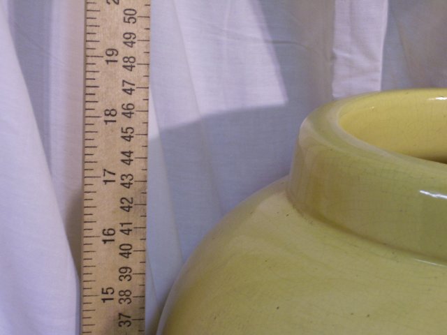 RRP Co. Roseville, OH. Pottery Pot, about 1960
