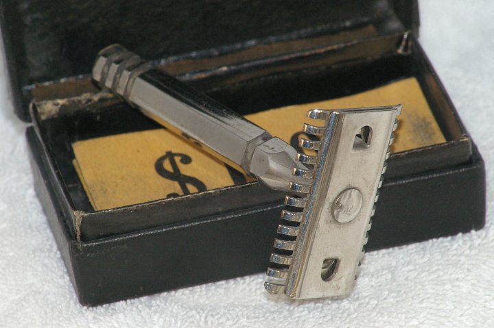 Rogers Brothers Open Comb Double Edge Razor from 1920s Rogers Brothers Open Comb Double Edge Razor from 1920s