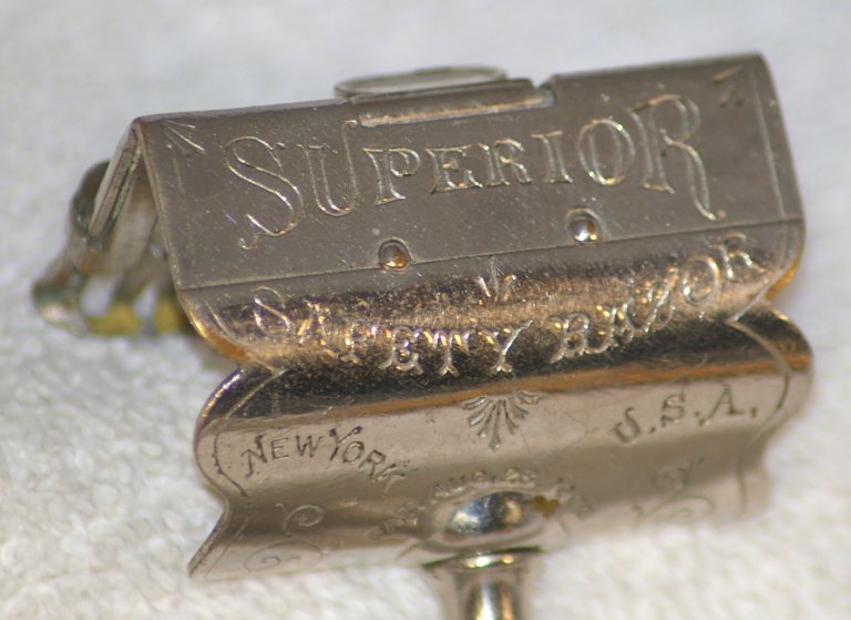 Superior Safety Razor, Single Edge Lather Catcher Patented 1900