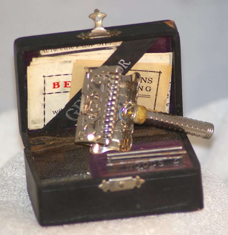 GEM Junior Lather Catcher from 1902 GEM Junior Lather Catcher from 1902