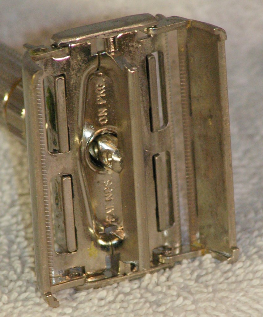 Gillette Fat Boy Adjustable Razor with Case E2 from 1959 - Click Image to Close