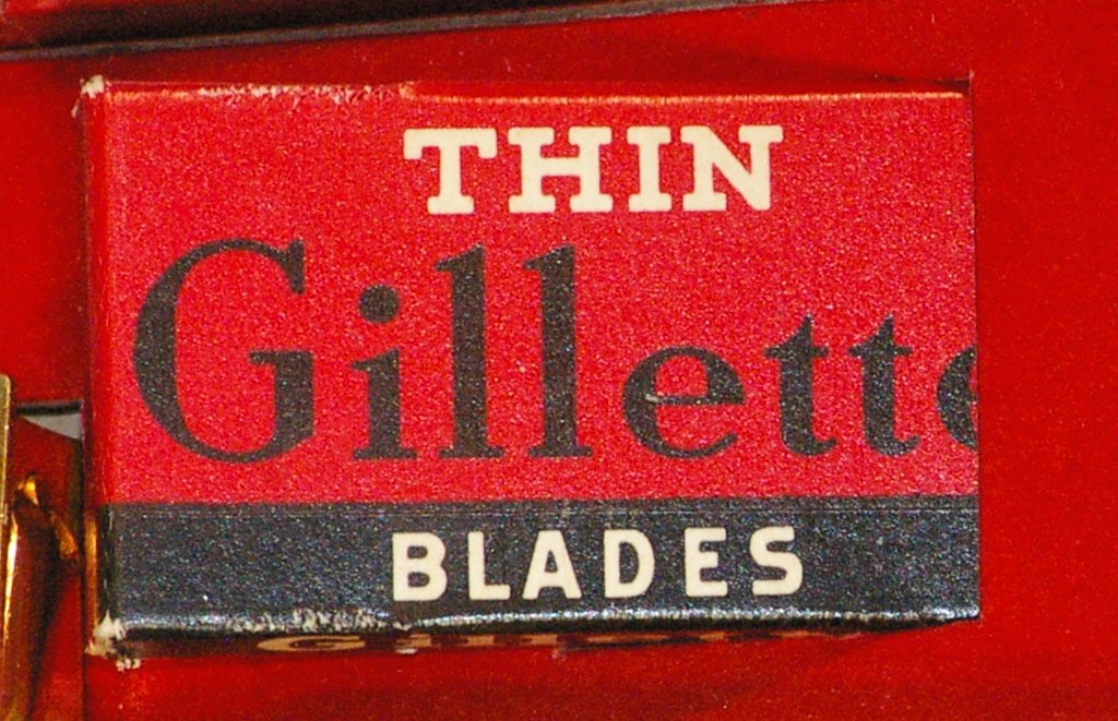 Gillette Tech Safety Razor in Box from 1941 - Click Image to Close