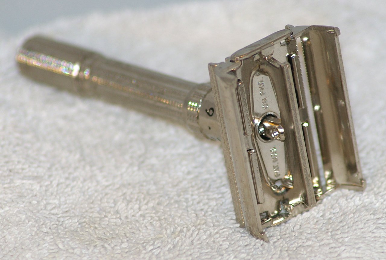 Gillette Slim Adjustable Razor J1 1964 Gillette Slim Adjustable Razor J1 1964