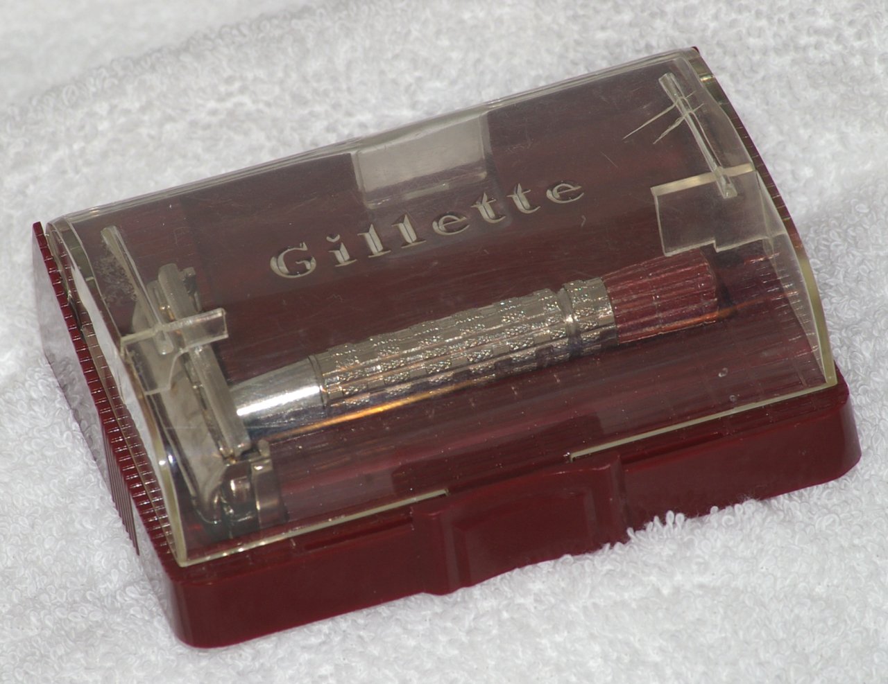 Gillette Red Tip Super Speed Safety Razor in Case from 1956