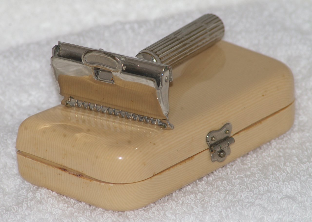 GEM 1912 Style Single Edge Razor in Celluloid Case from 1930