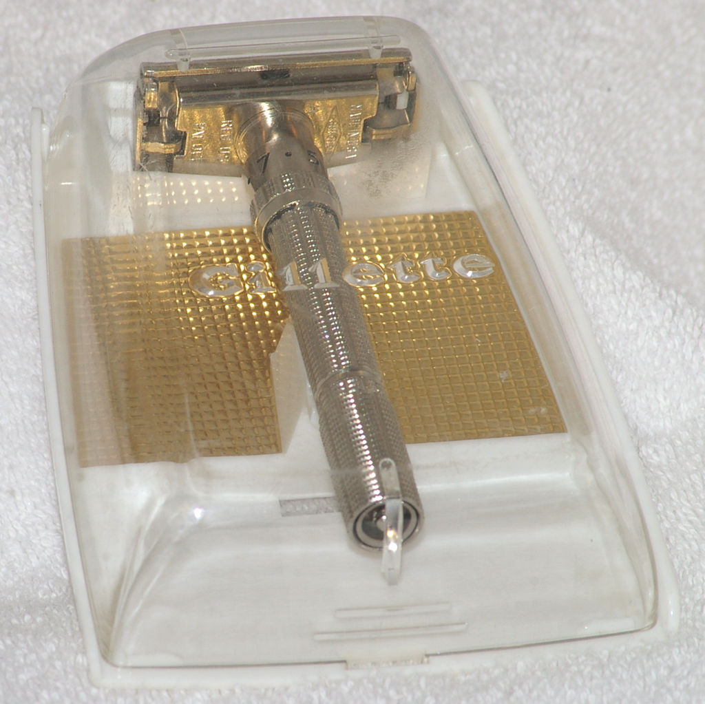 Gillette Slim Adjustable Razor H1 In Case 1962