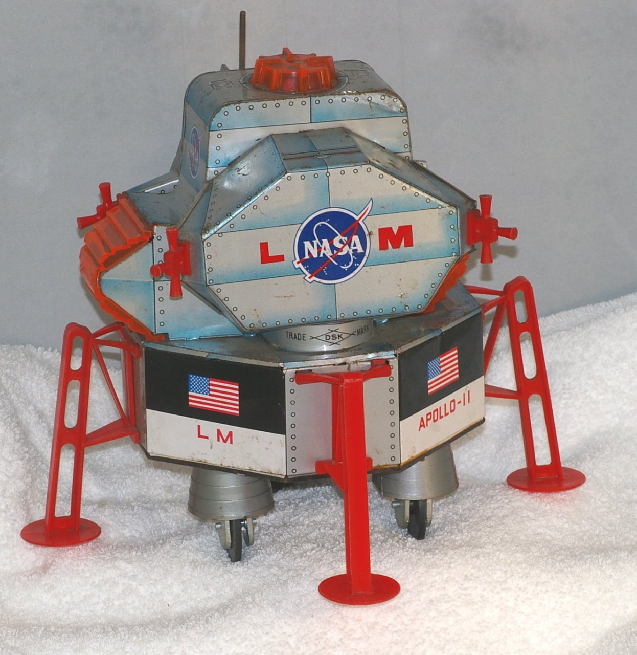Apollo 11 Battery Operated Lunar Module. DSK Japan. Works!