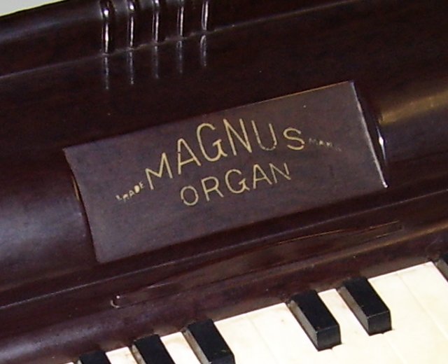 Magnus Model 1510 Bakelite Organ, about 1947