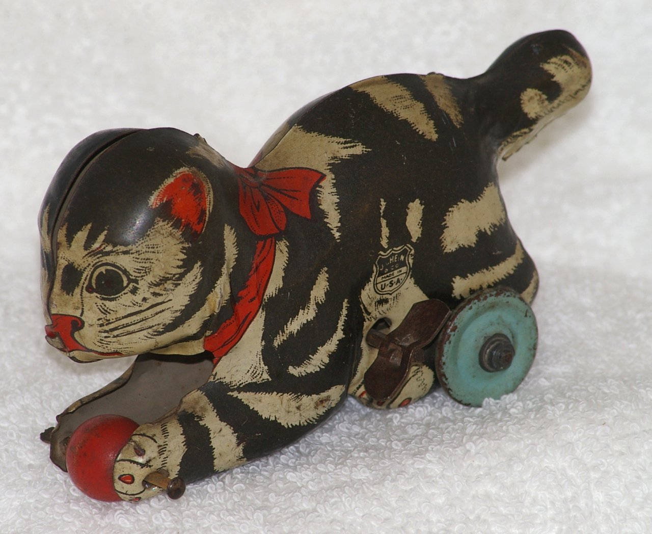 J. Chein Creeping Cat Wind Up Tin Toy about 1942